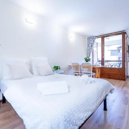 For & Holidays In Apartman *